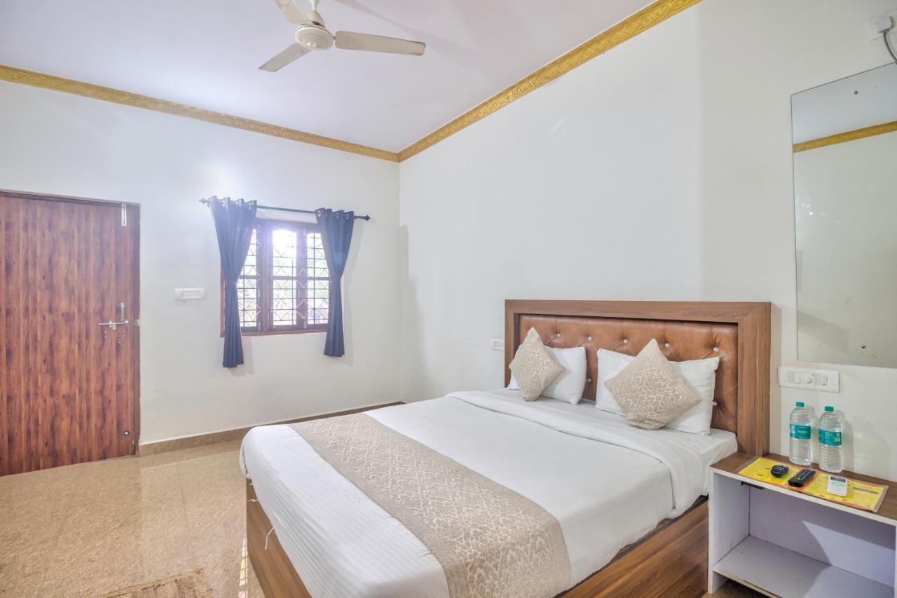 Отель Calangute Bay Экстерьер фото