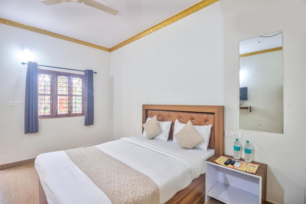 Отель Calangute Bay Экстерьер фото